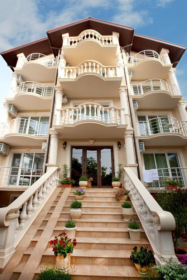 Pharaon De Lux Hotel ซาโตกา ภายนอก รูปภาพ