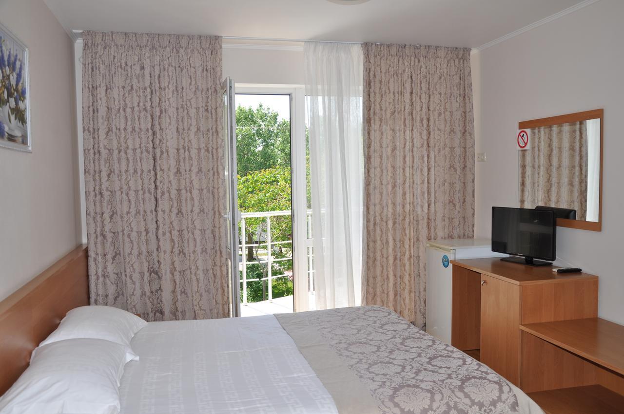 Pharaon De Lux Hotel ซาโตกา ภายนอก รูปภาพ