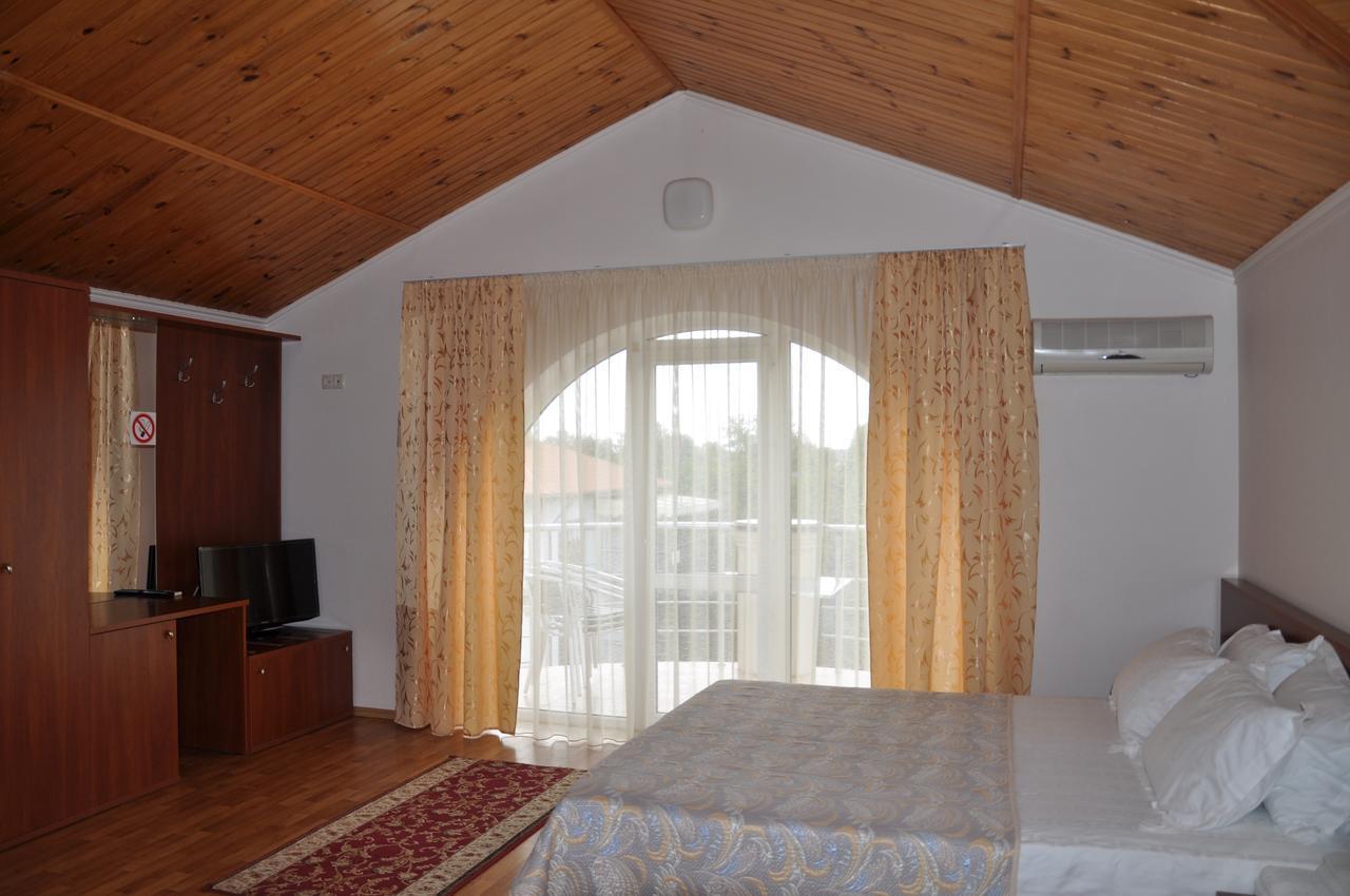 Pharaon De Lux Hotel ซาโตกา ภายนอก รูปภาพ