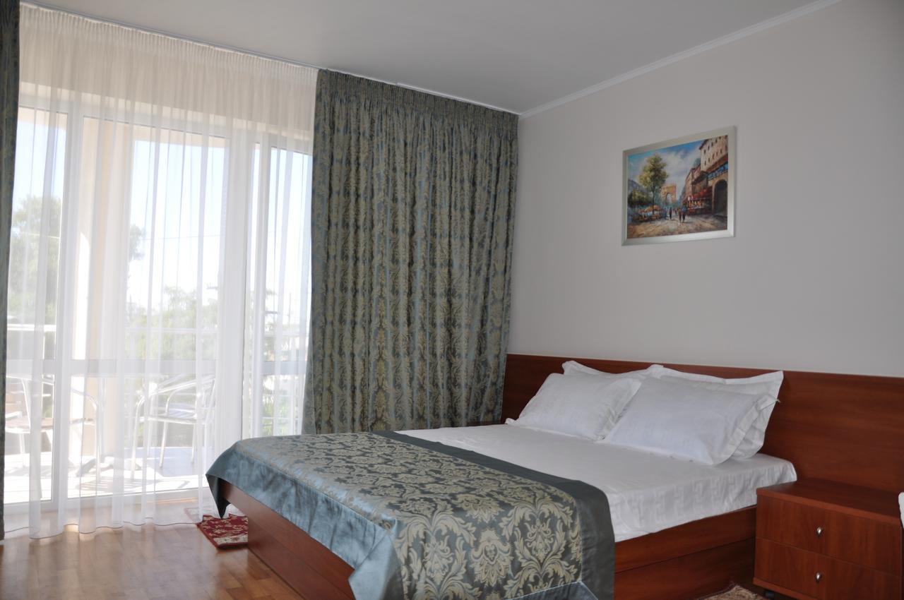 Pharaon De Lux Hotel ซาโตกา ภายนอก รูปภาพ
